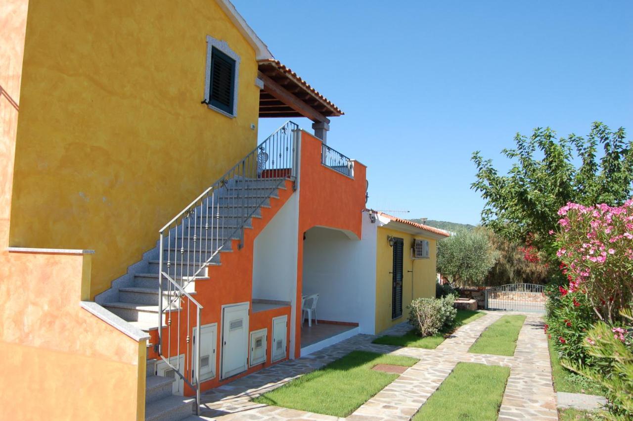 Via Costantino Apartment Budoni Luaran gambar