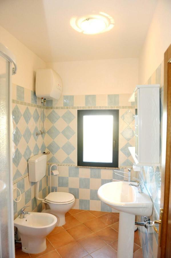 Via Costantino Apartment Budoni Luaran gambar