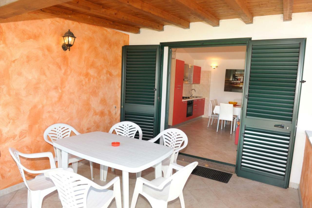 Via Costantino Apartment Budoni Luaran gambar